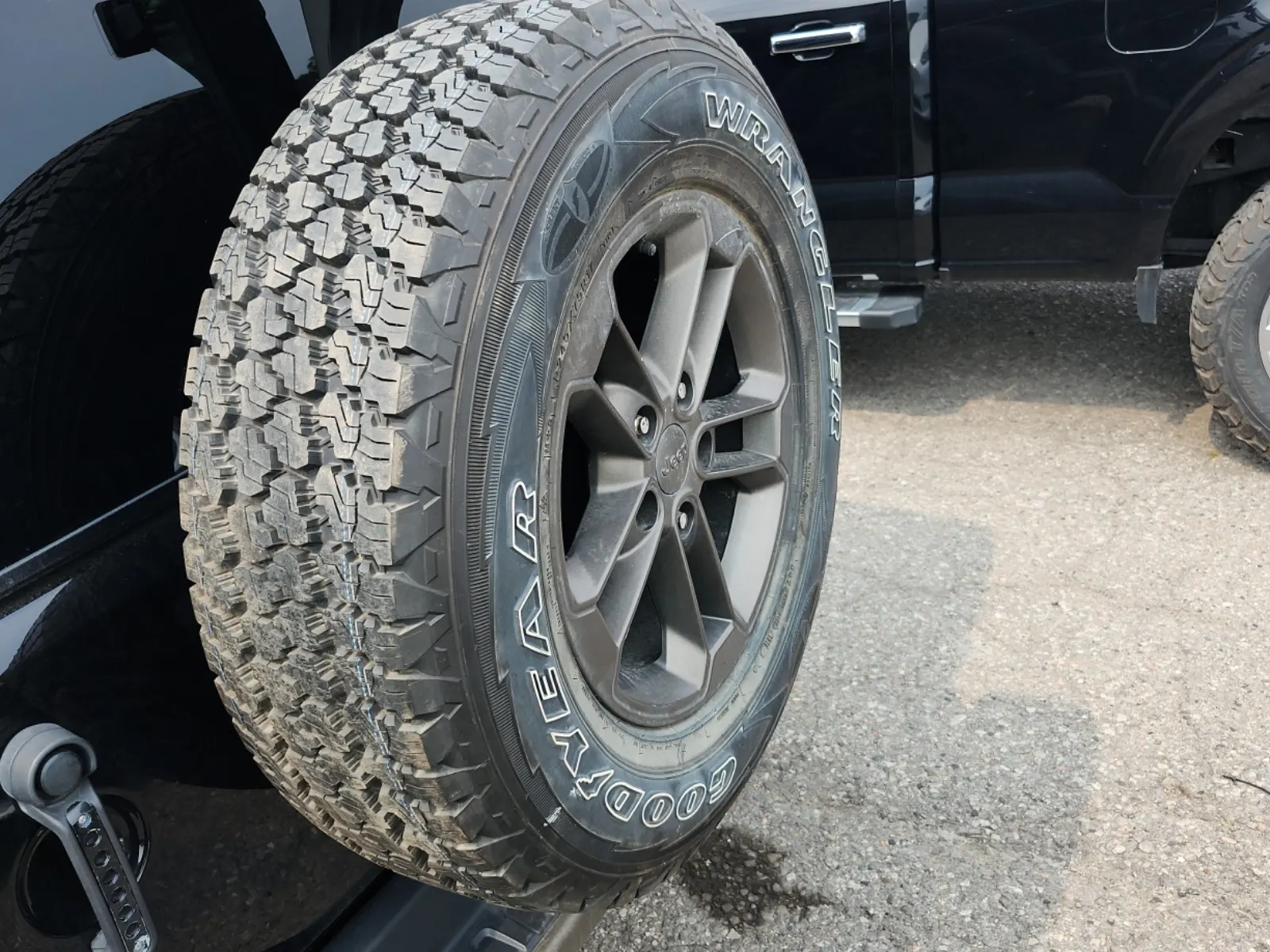 Spare Tire & Wheel Photo