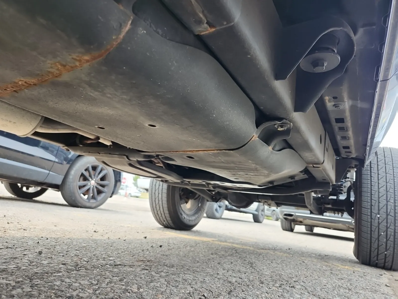 Undercarriage - Passenger Photo