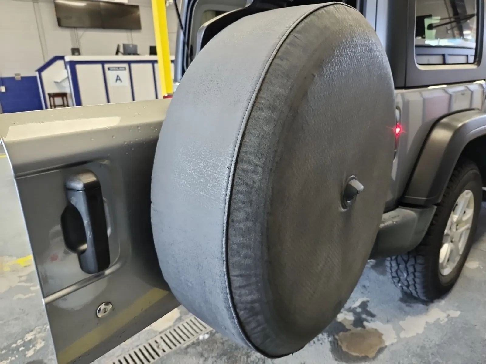 Spare Tire & Wheel Photo