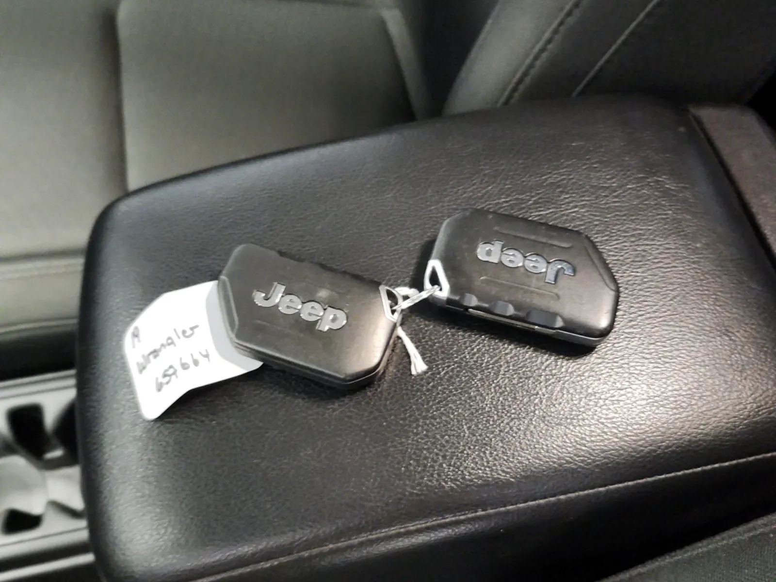 Keys/Fobs/Manual Photo