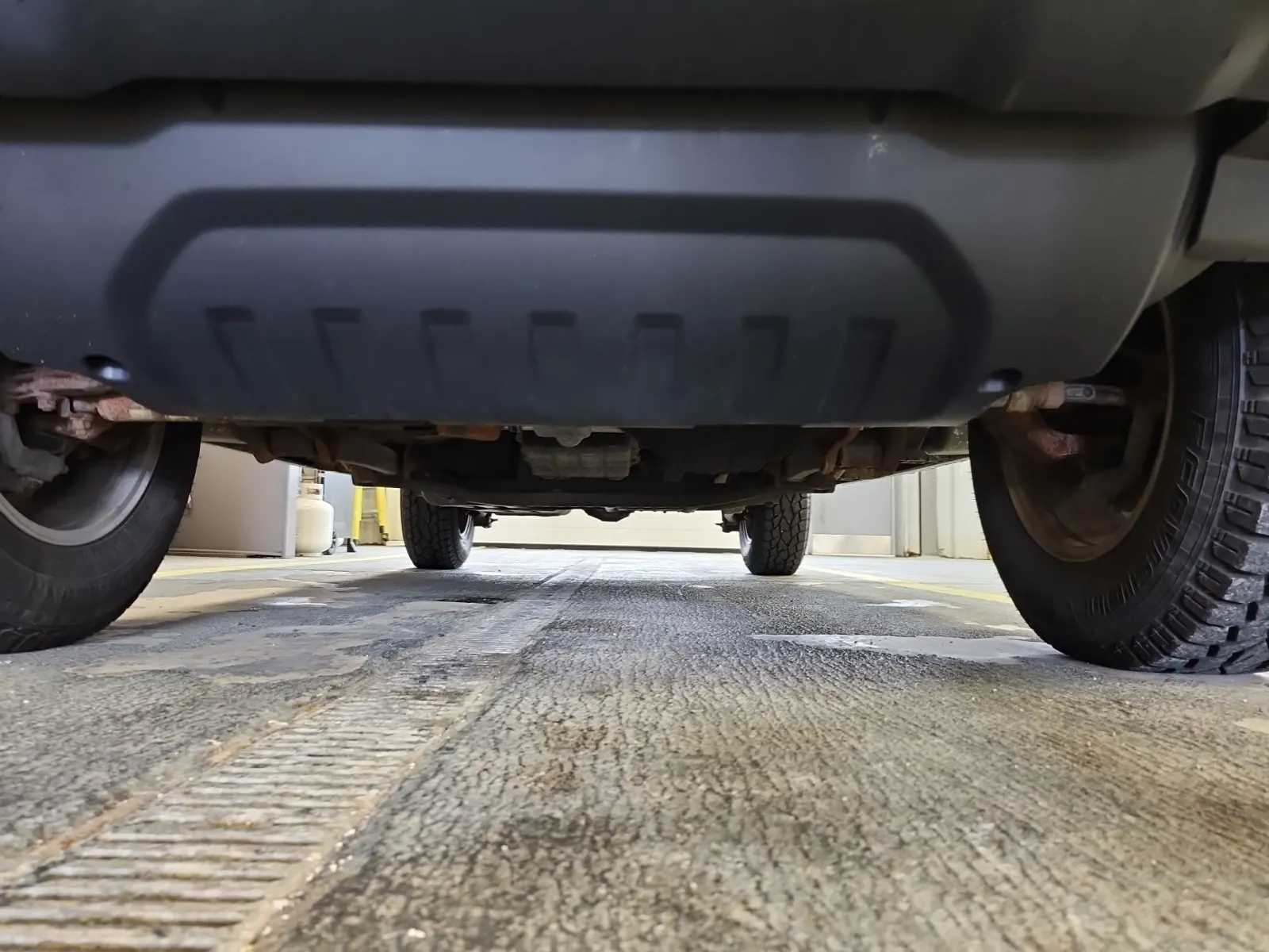 Undercarriage - Front Photo