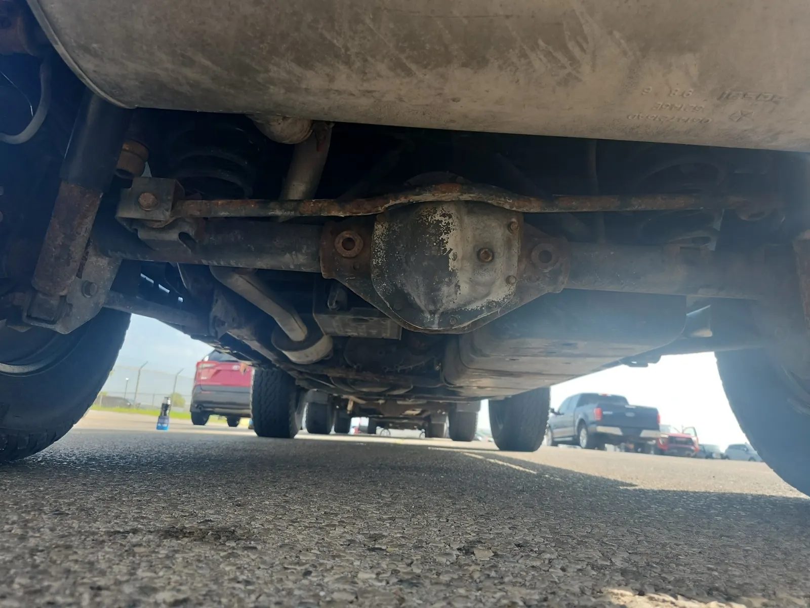 Undercarriage - Rear Photo