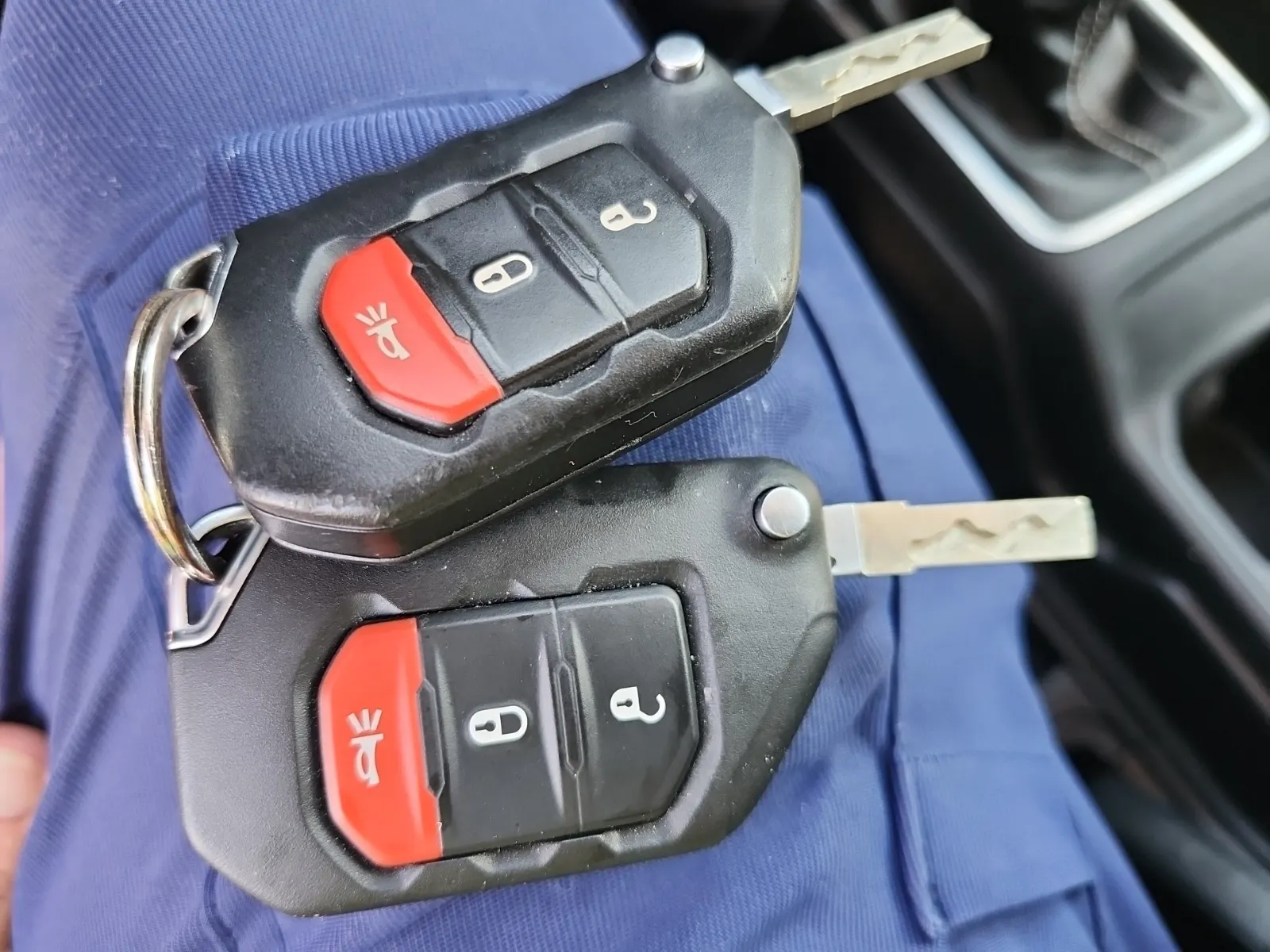 Keys/Fobs/Manual Photo