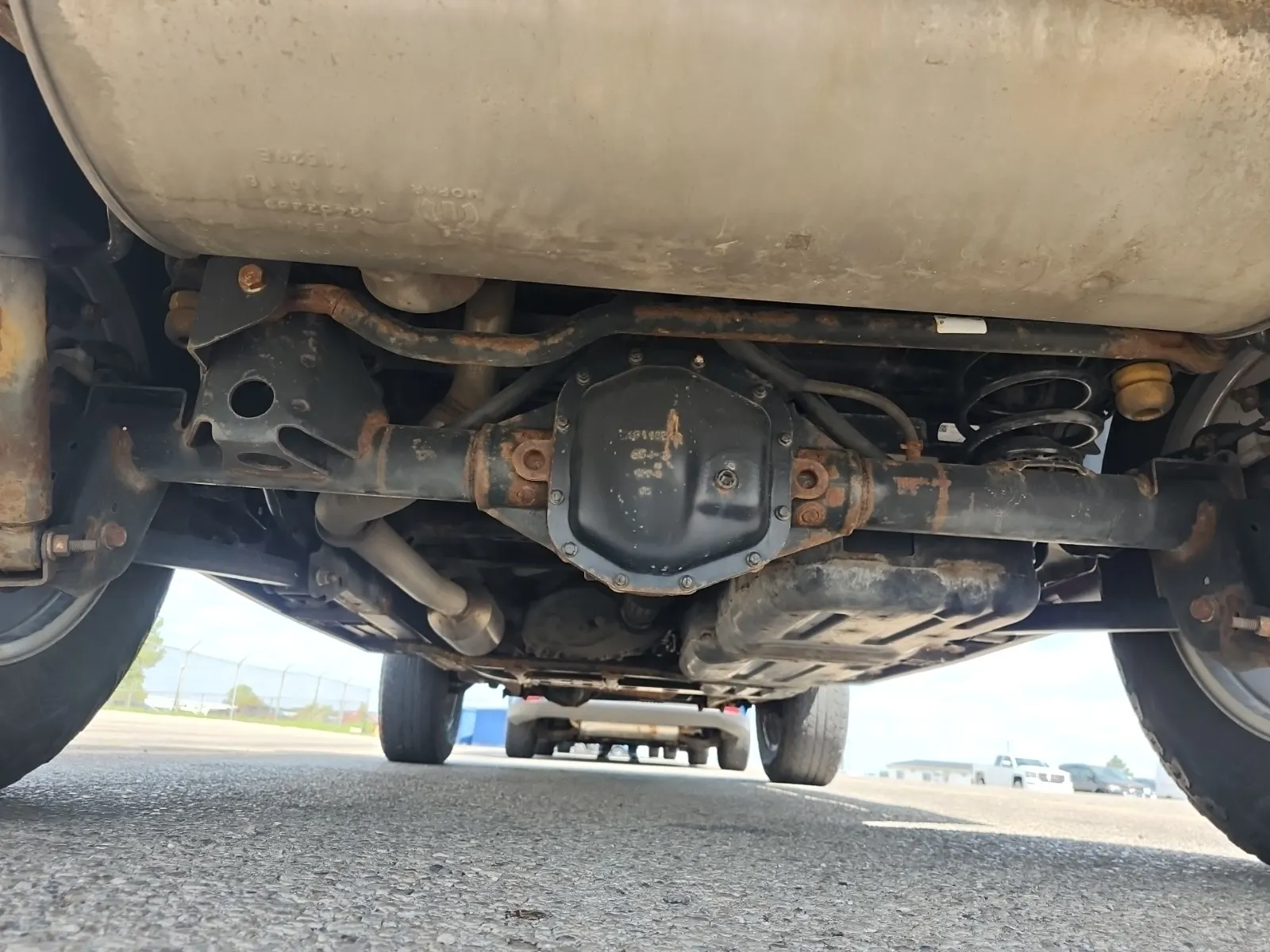 Undercarriage - Rear Photo