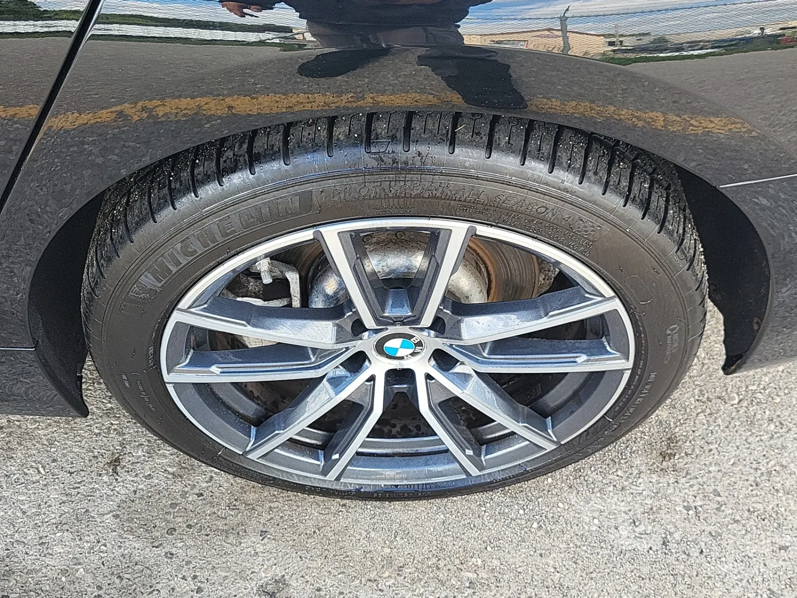 Left Rear Wheel/Tire Photo
