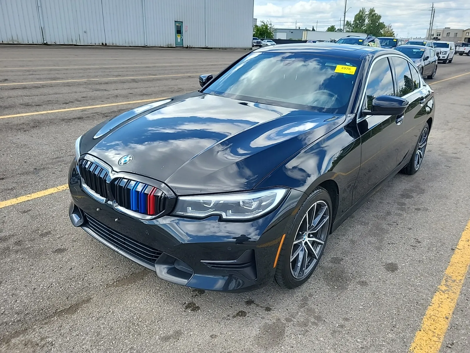 Front driver 3/4 photo