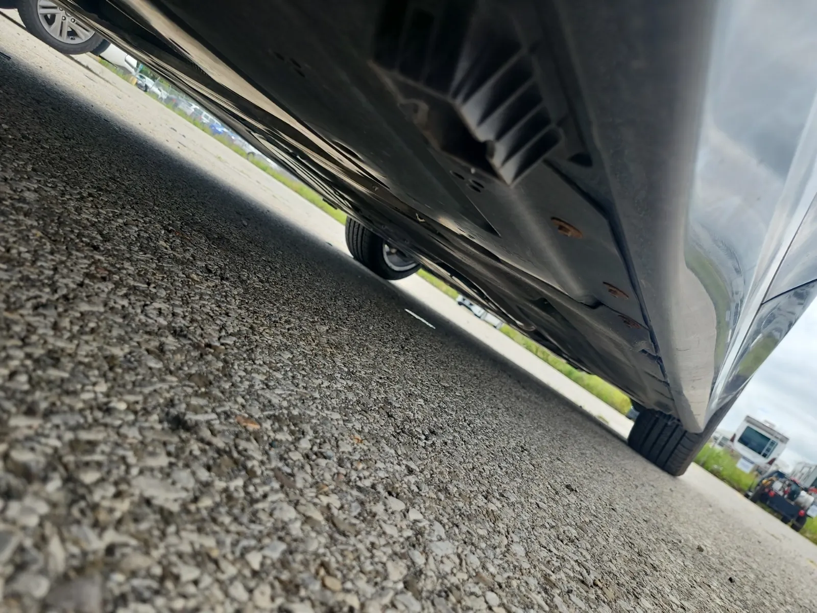 Undercarriage - Passenger Photo