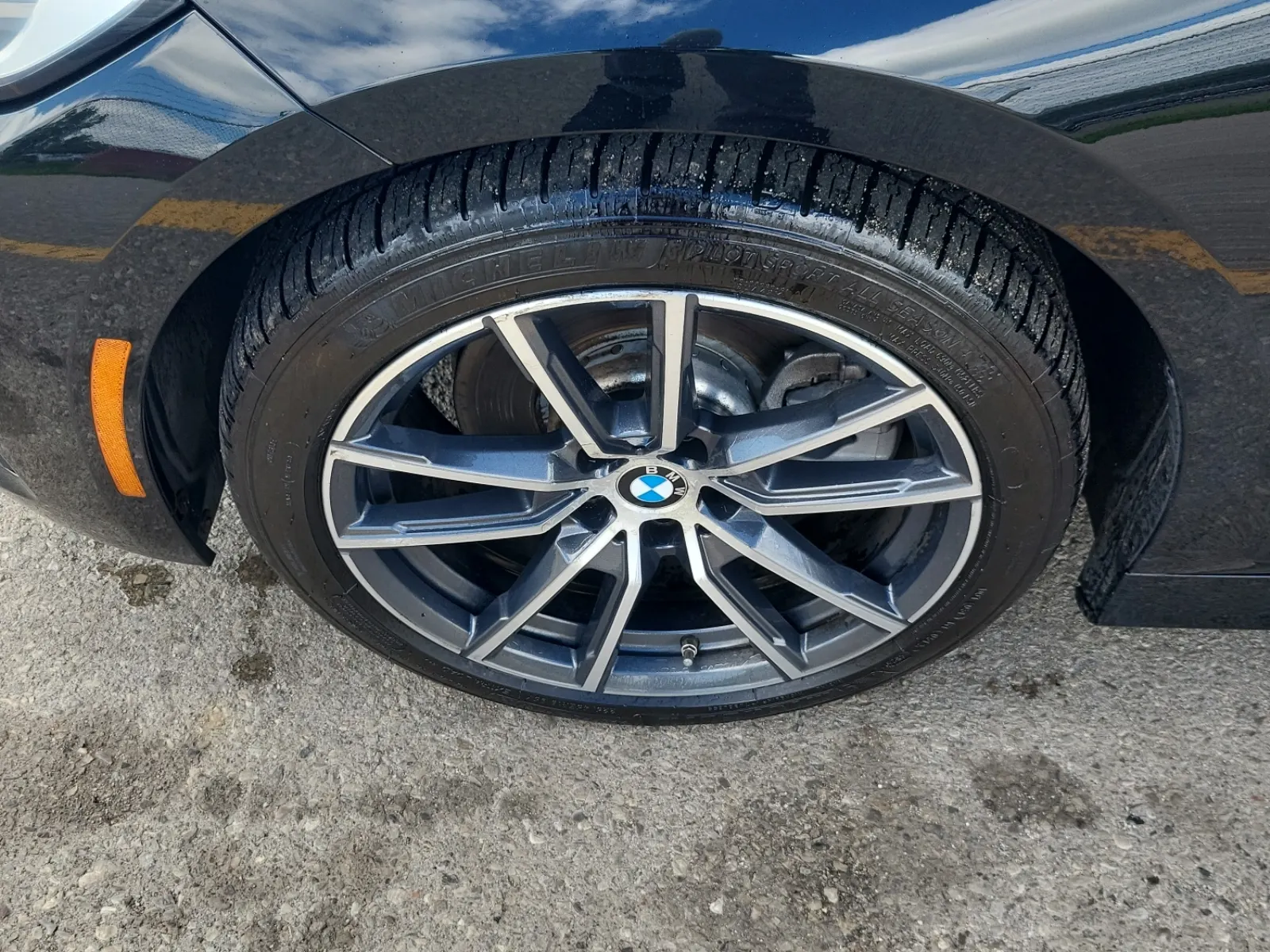 Front driver wheel/tire photo