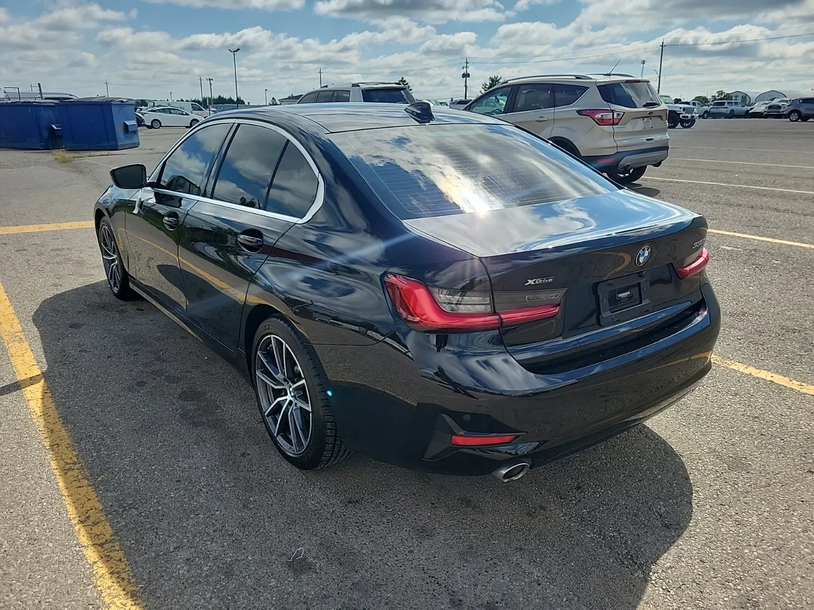 Driver Rear 3/4 Photo