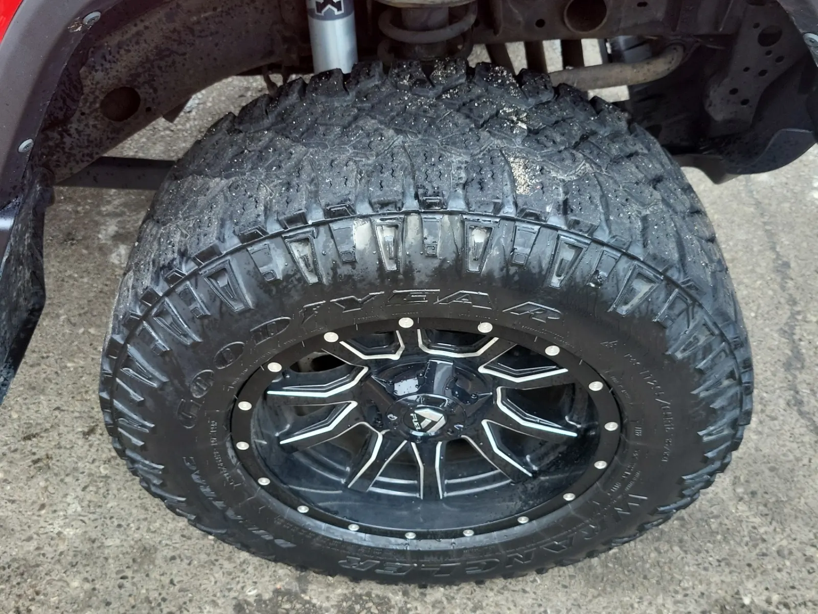 Right Front Wheel/Tire Photo