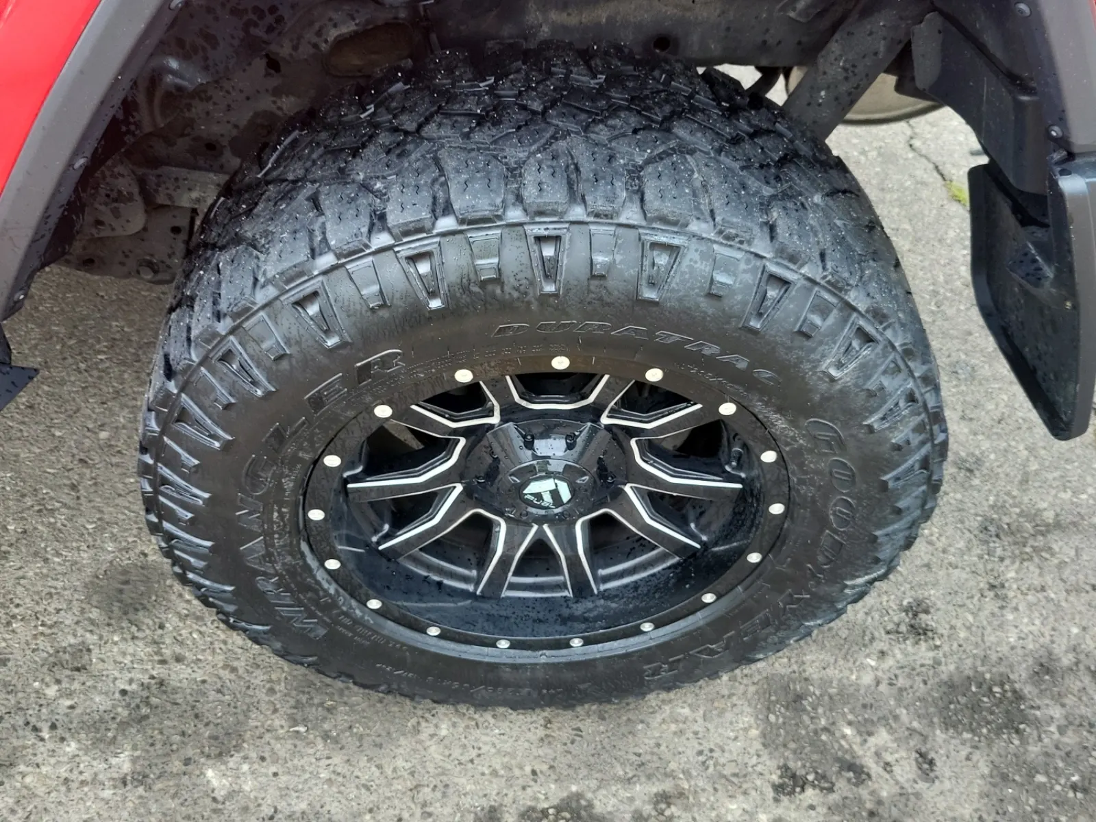 Left Rear Wheel/Tire Photo