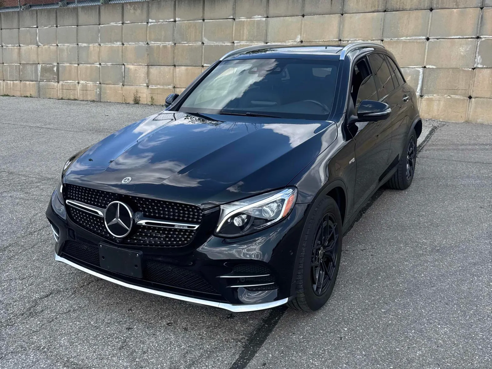 3/4 Front (Main image)