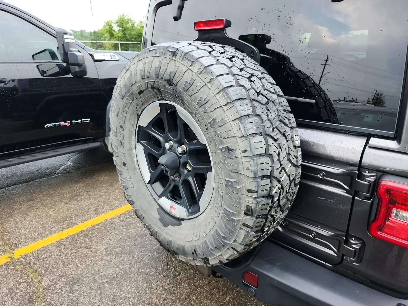 Spare Tire & Wheel Photo
