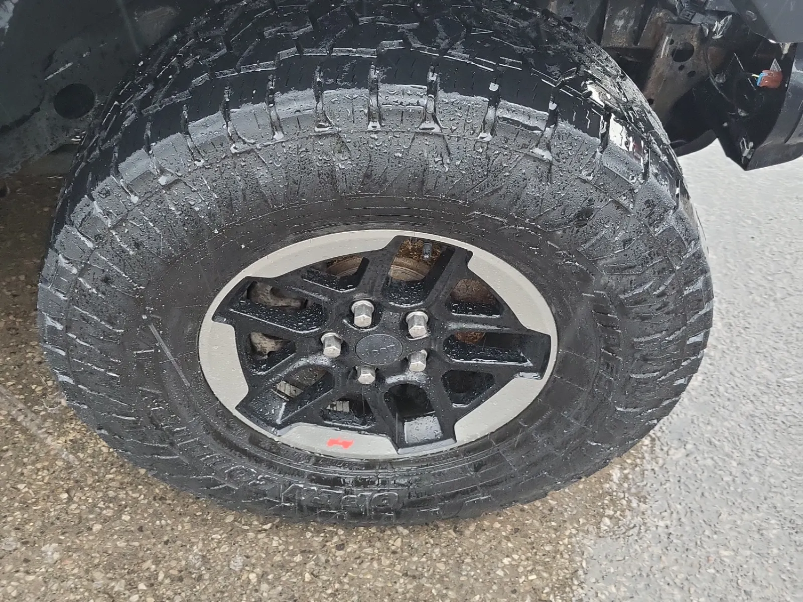 Right Front Wheel/Tire Photo
