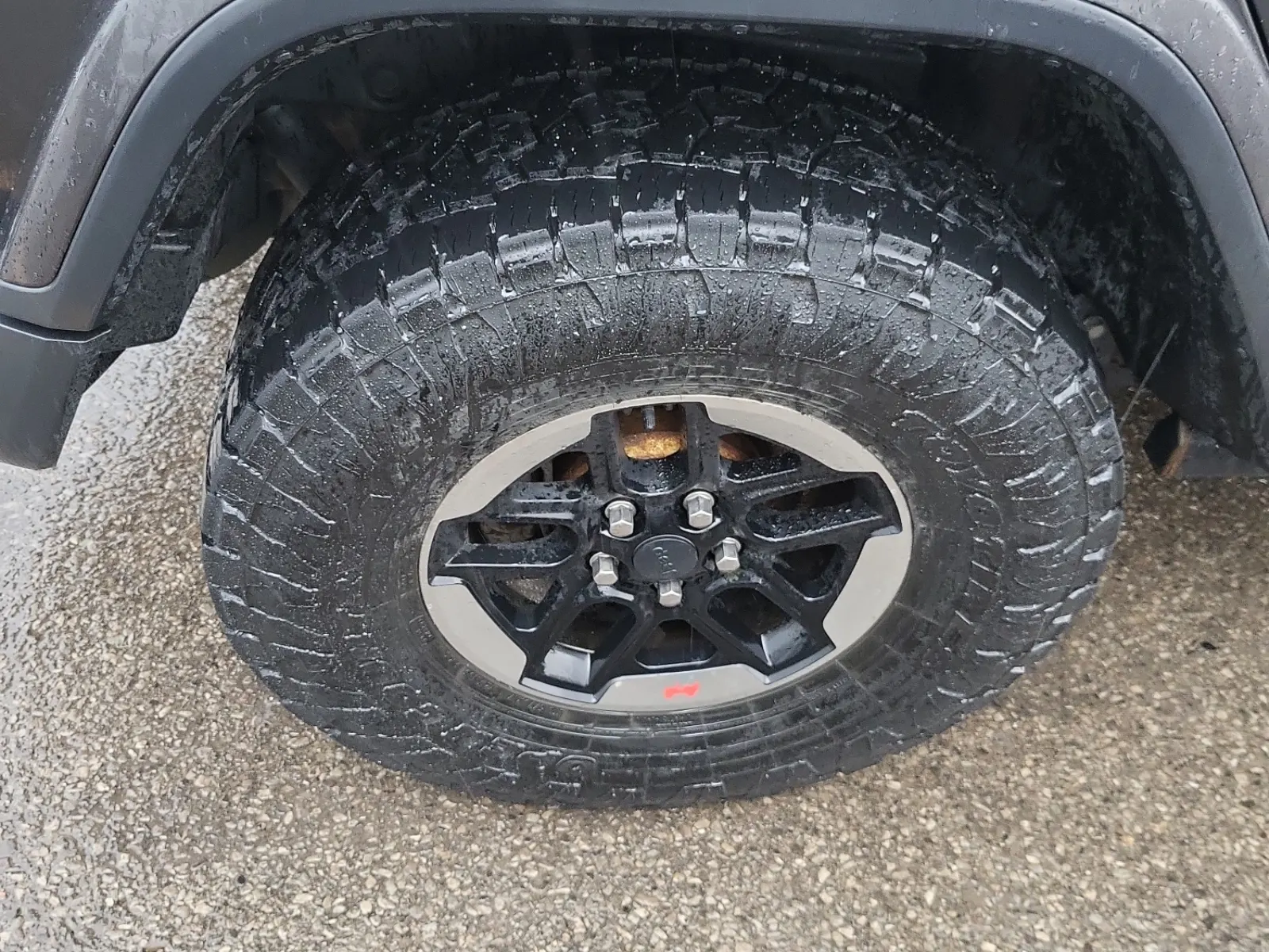 Right Rear Wheel/Tire Photo