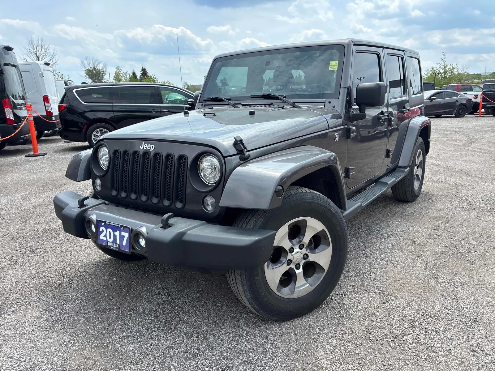 3/4 Front (Main image)