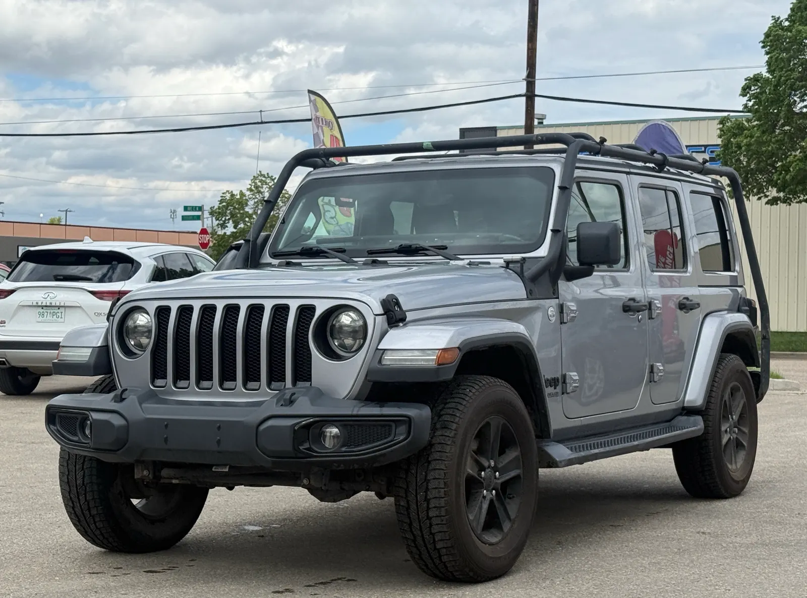 3/4 Front (Main image)