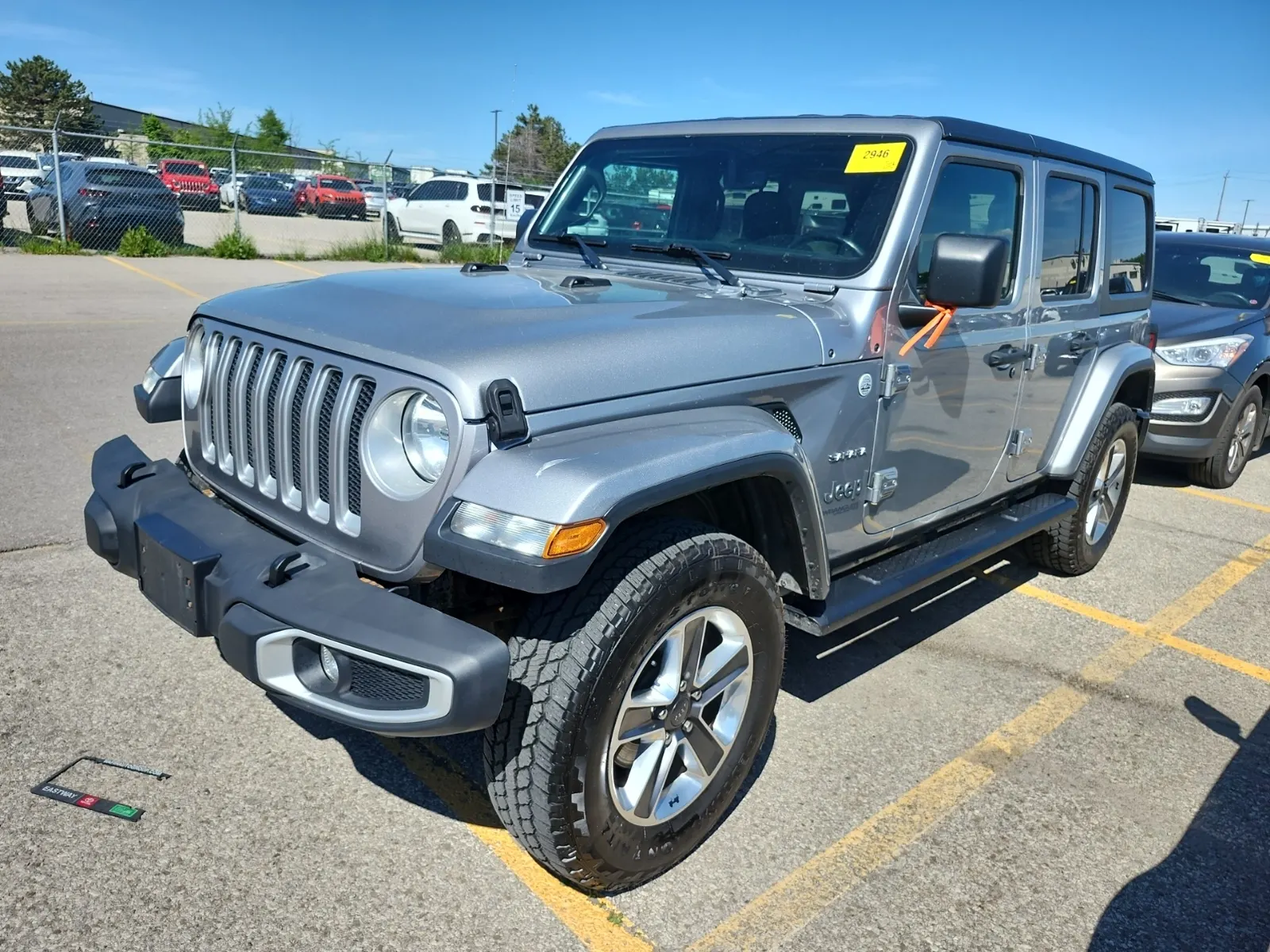 Front driver 3/4 photo