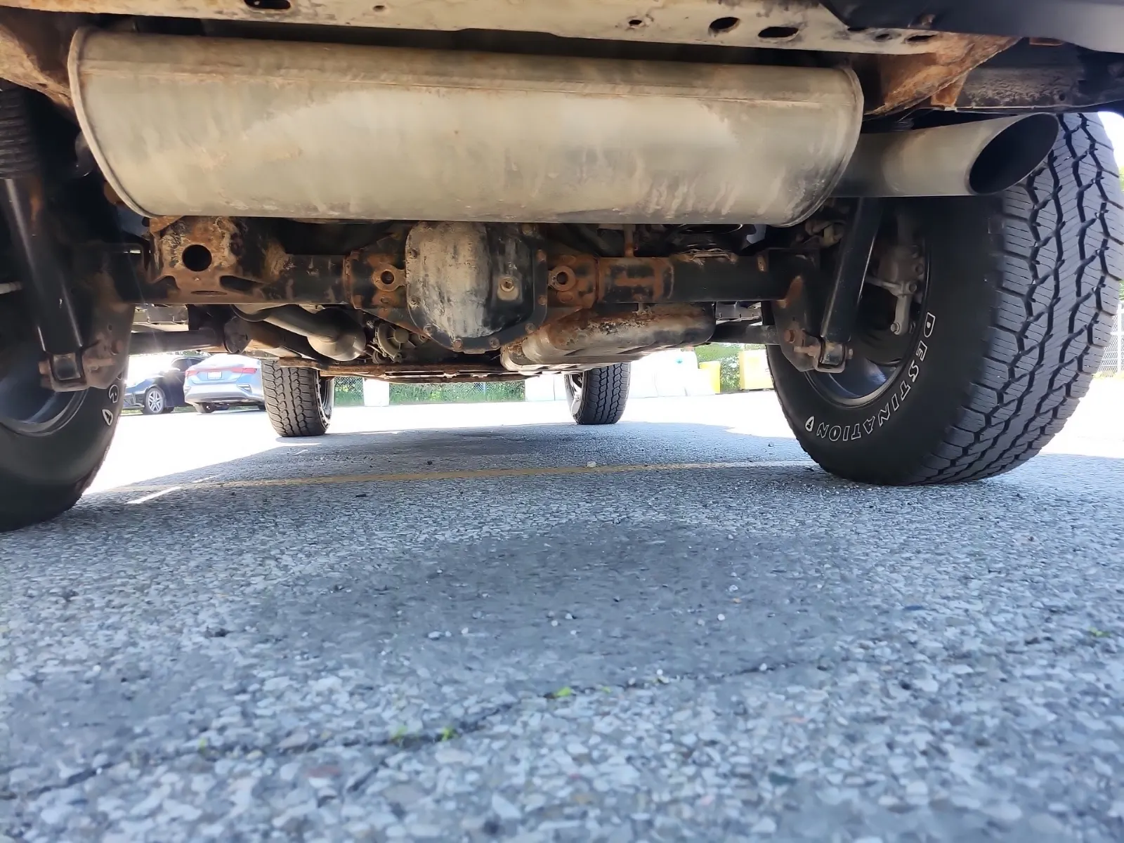 Undercarriage - Rear Photo