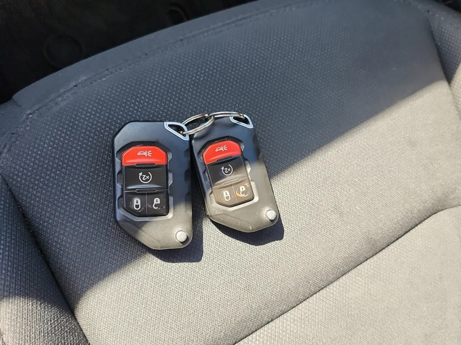 Keys/Fobs/Manual Photo