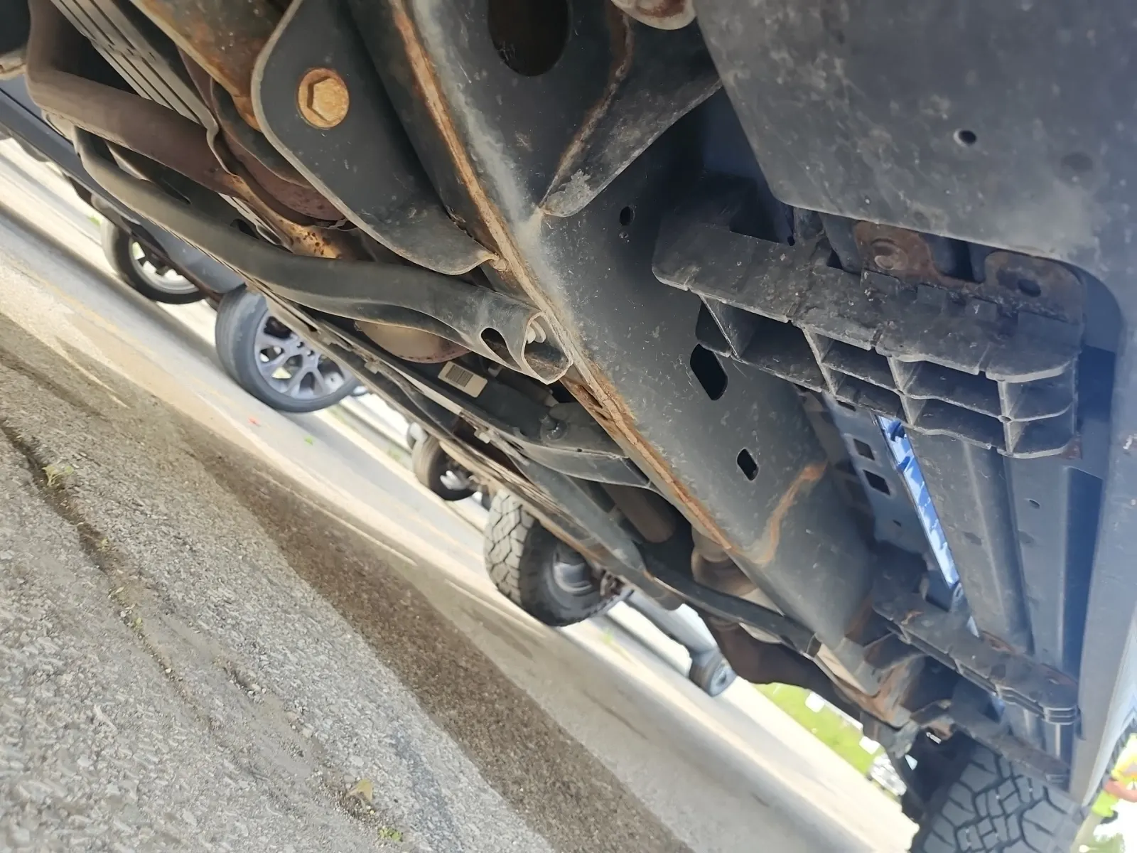 Undercarriage - Driver Photo