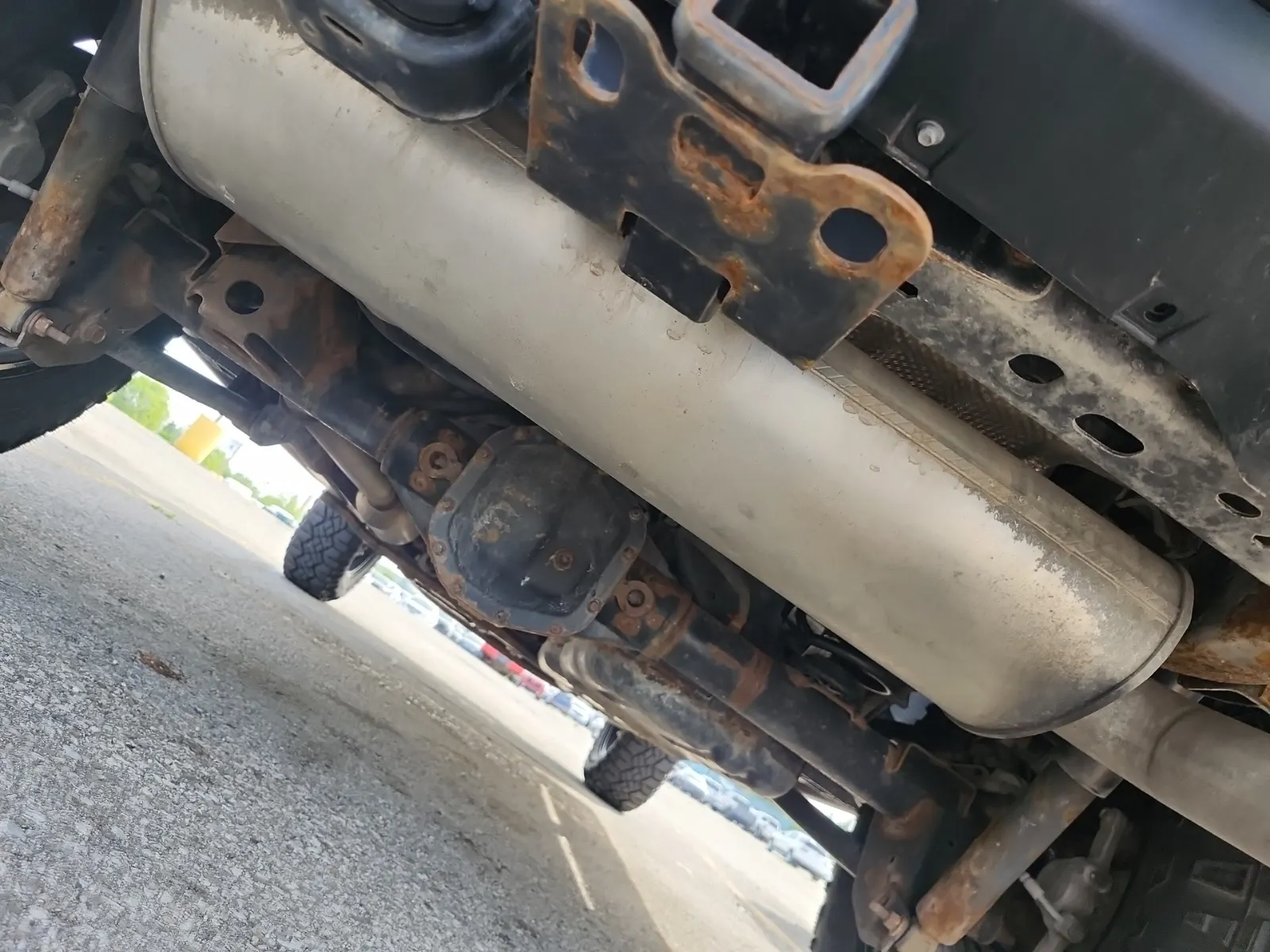 Undercarriage - Rear Photo