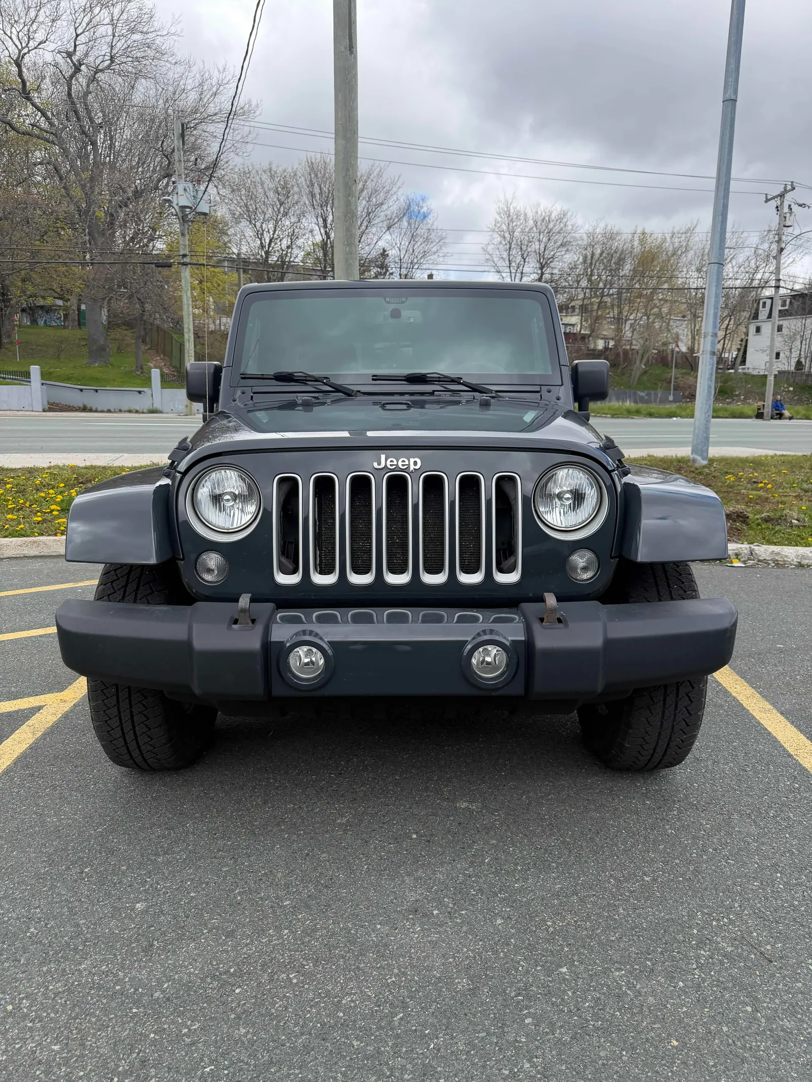 3/4 Front (Main image)