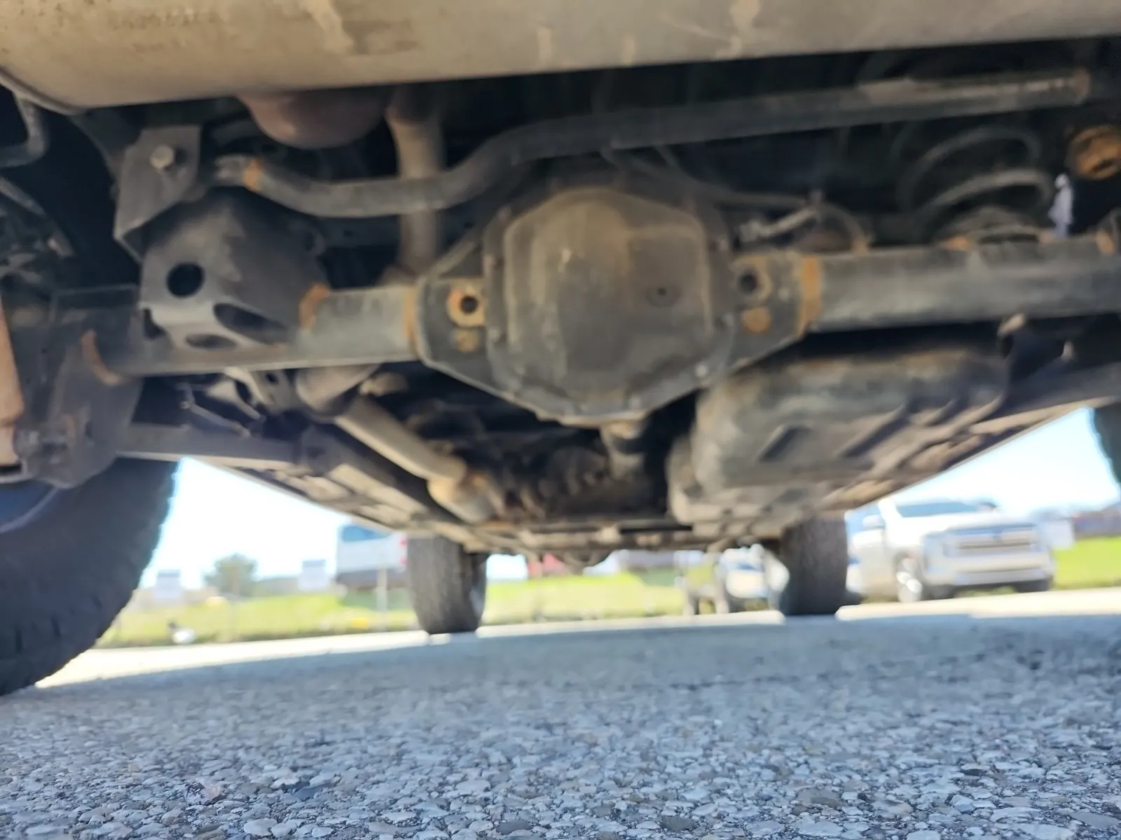 Undercarriage - Rear Photo