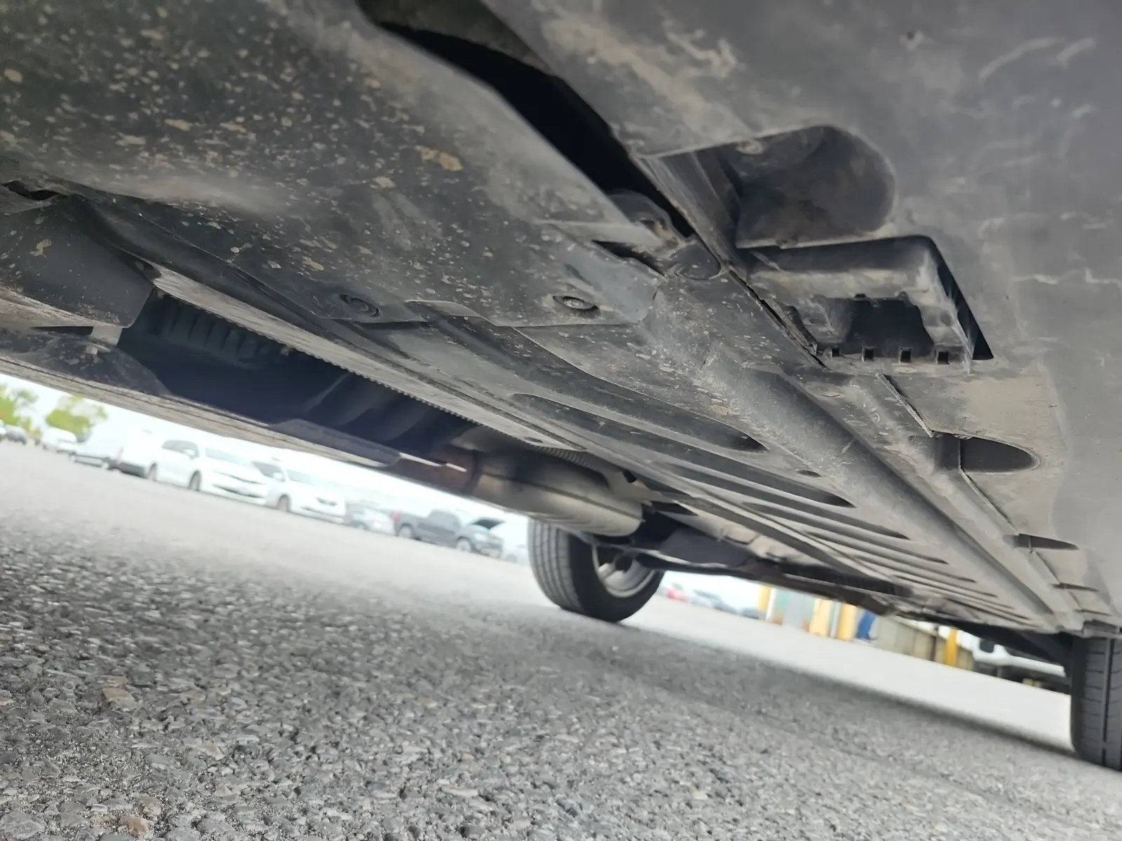 Undercarriage - Driver Photo