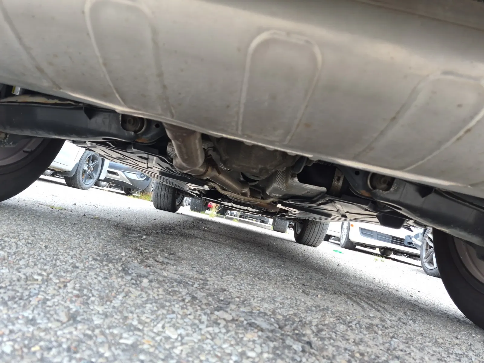 Undercarriage - Rear Photo