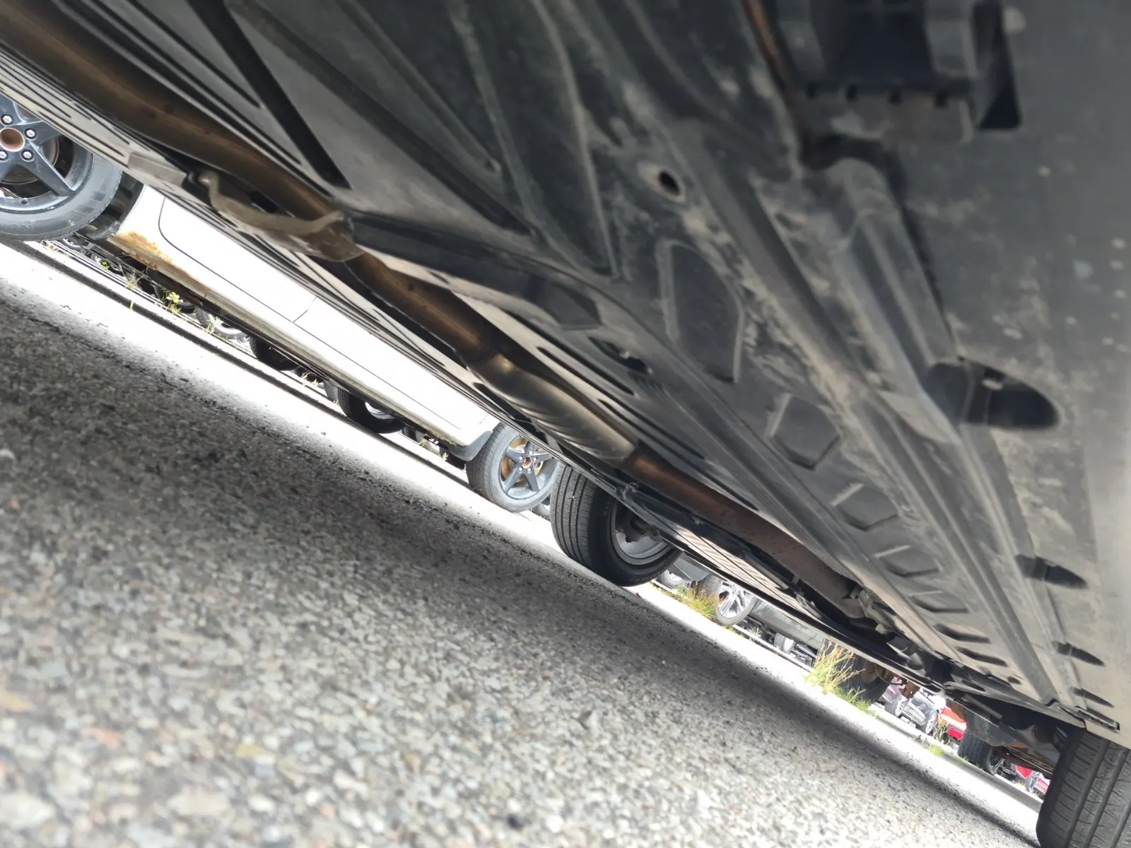Undercarriage - Passenger Photo