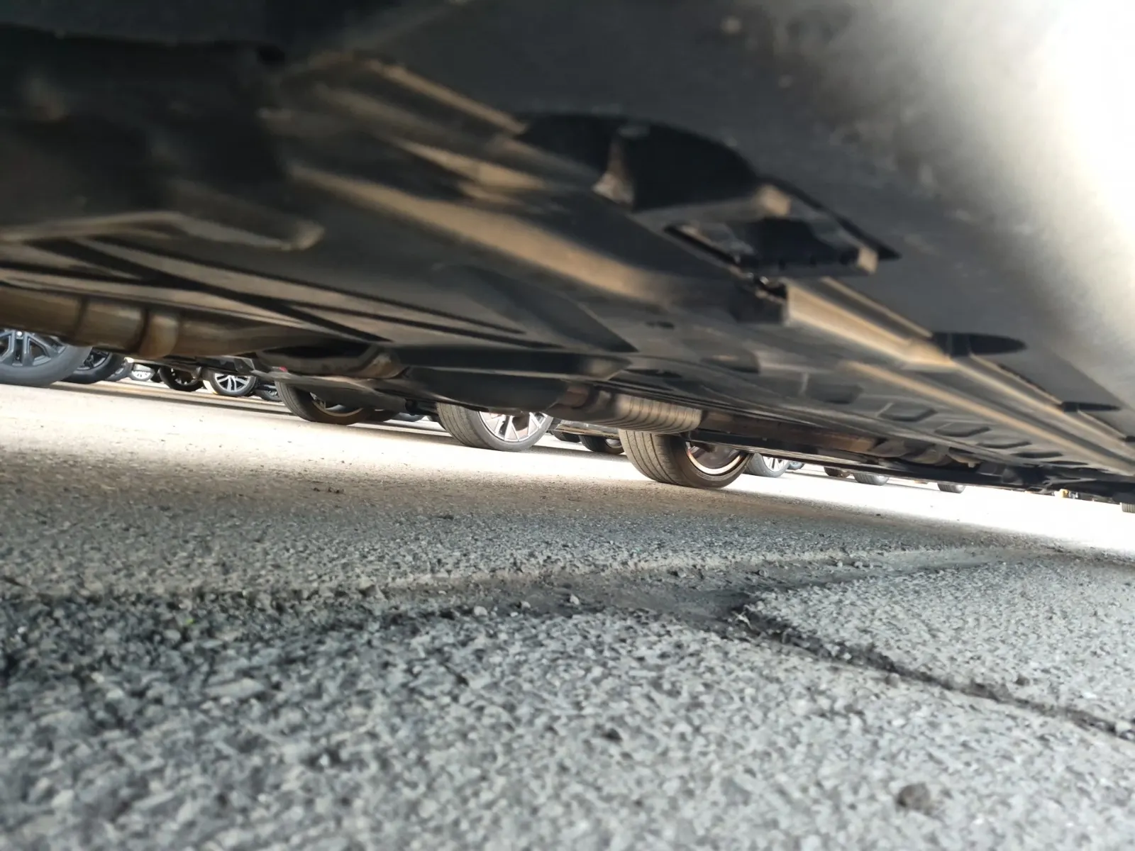 Undercarriage - Passenger Photo