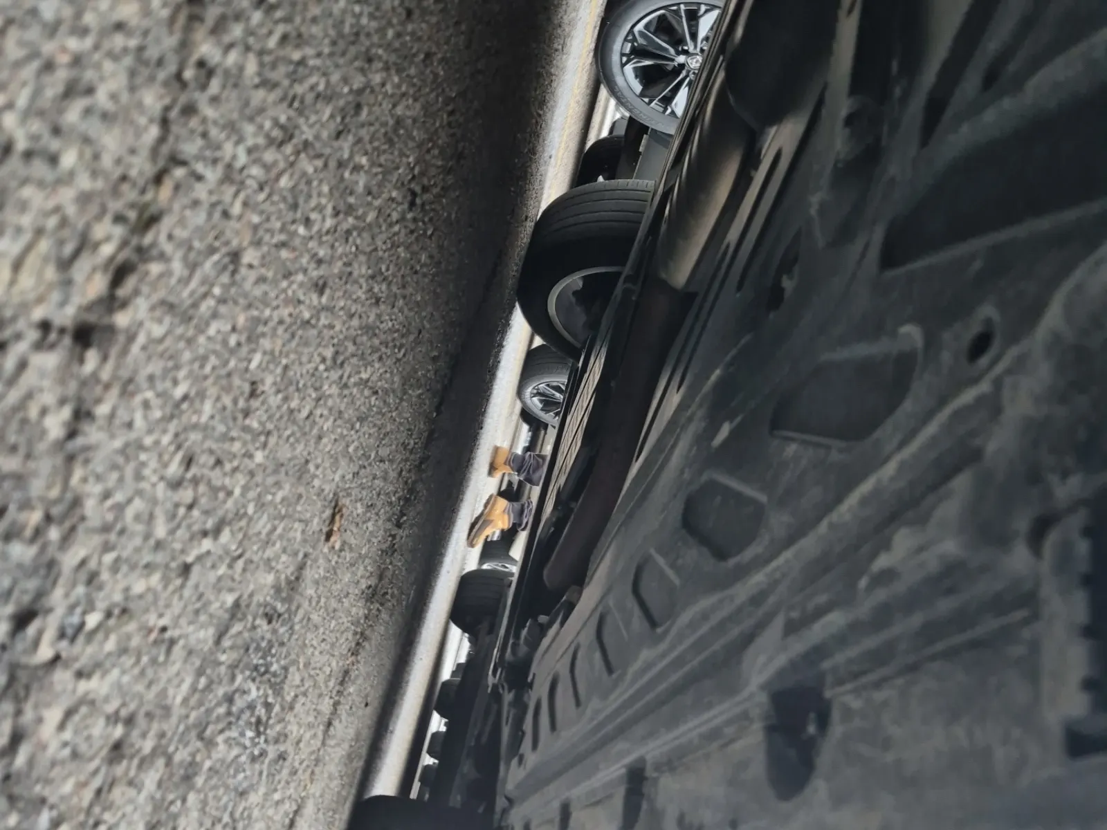 Undercarriage - Passenger Photo