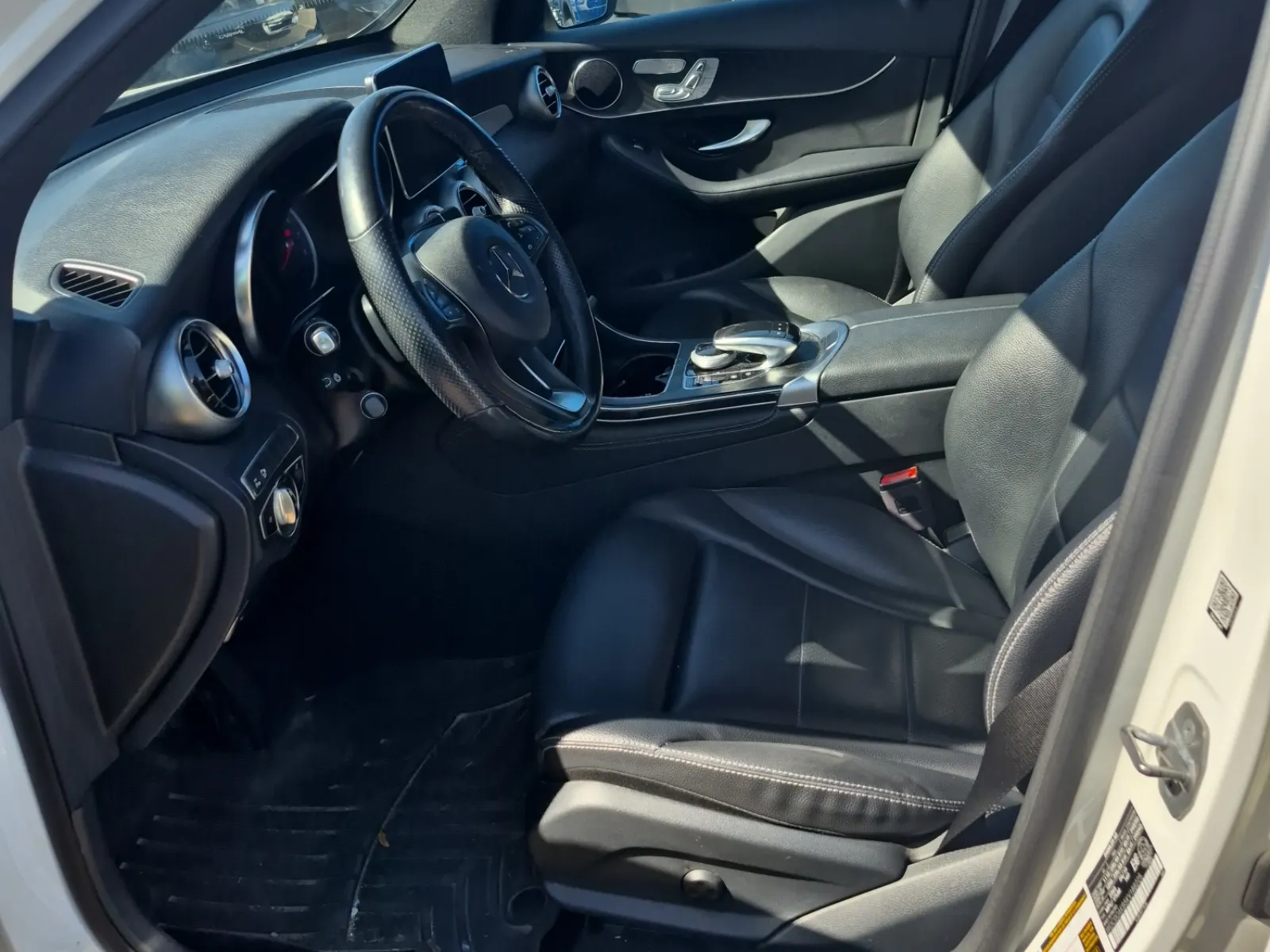 Front Interior Photo