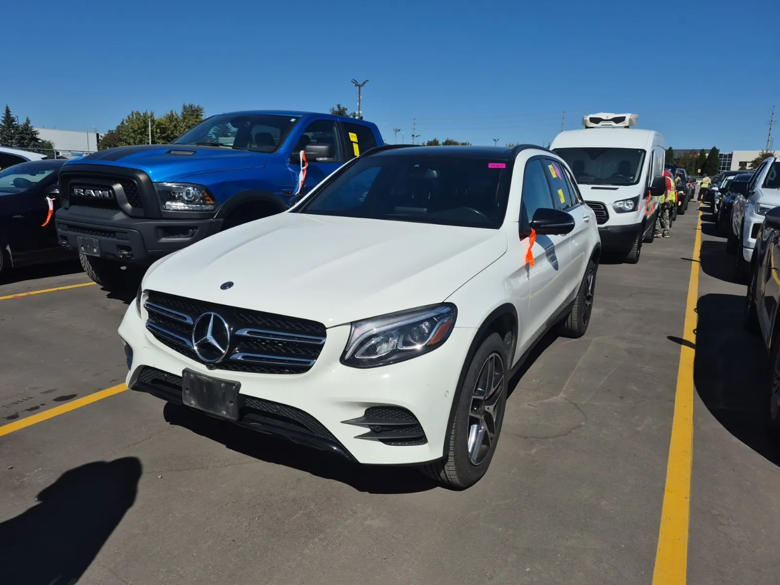 Front driver 3/4 photo