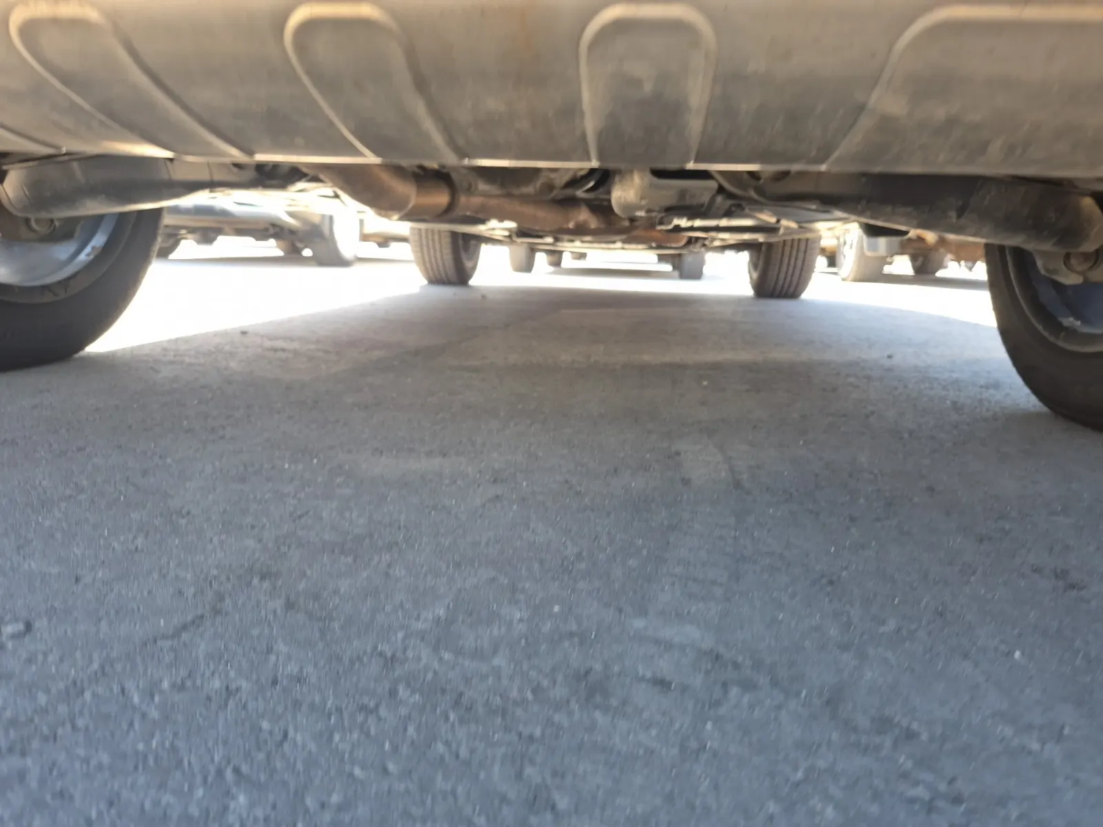 Undercarriage - Rear Photo