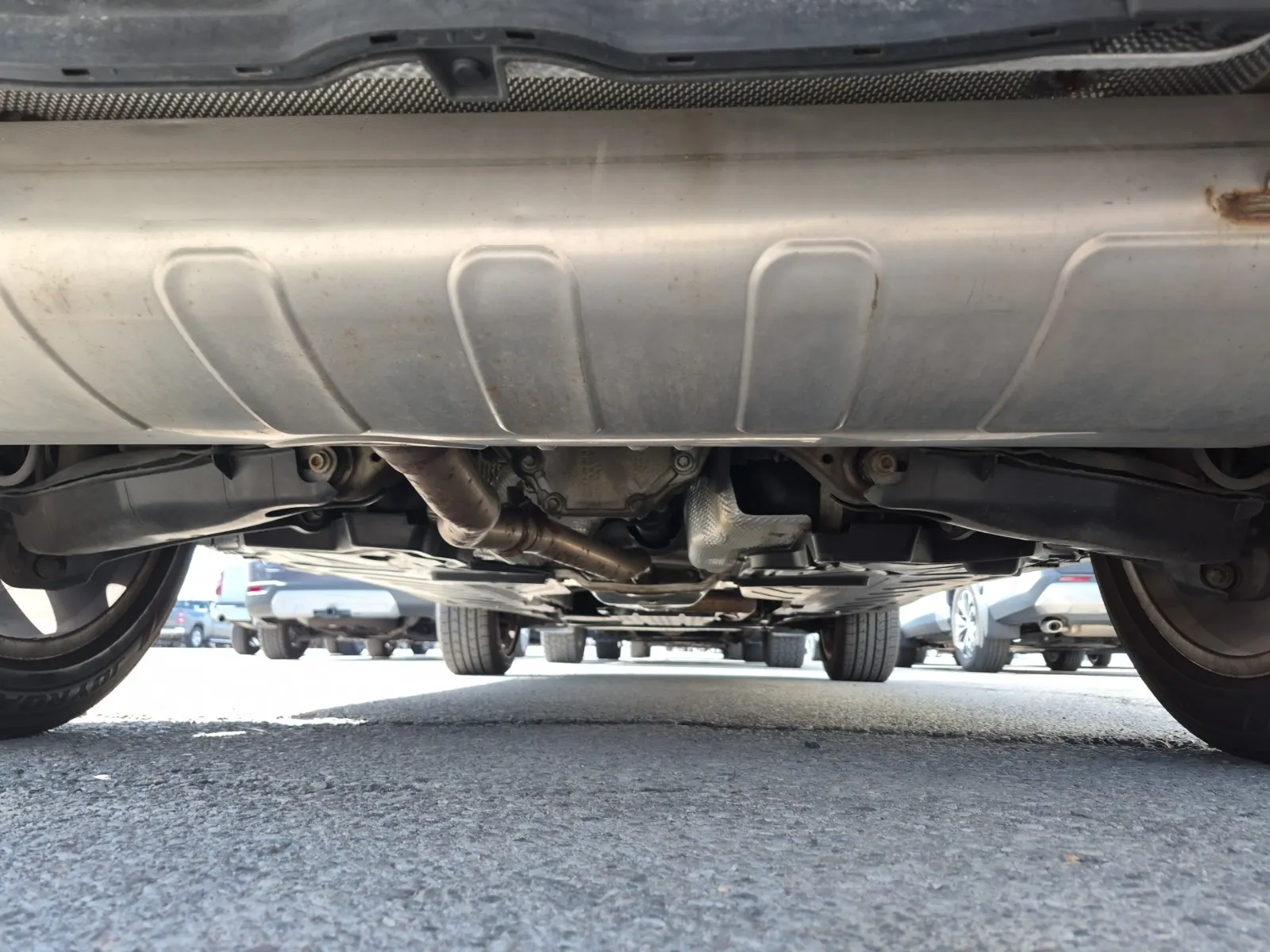 Undercarriage - Rear Photo