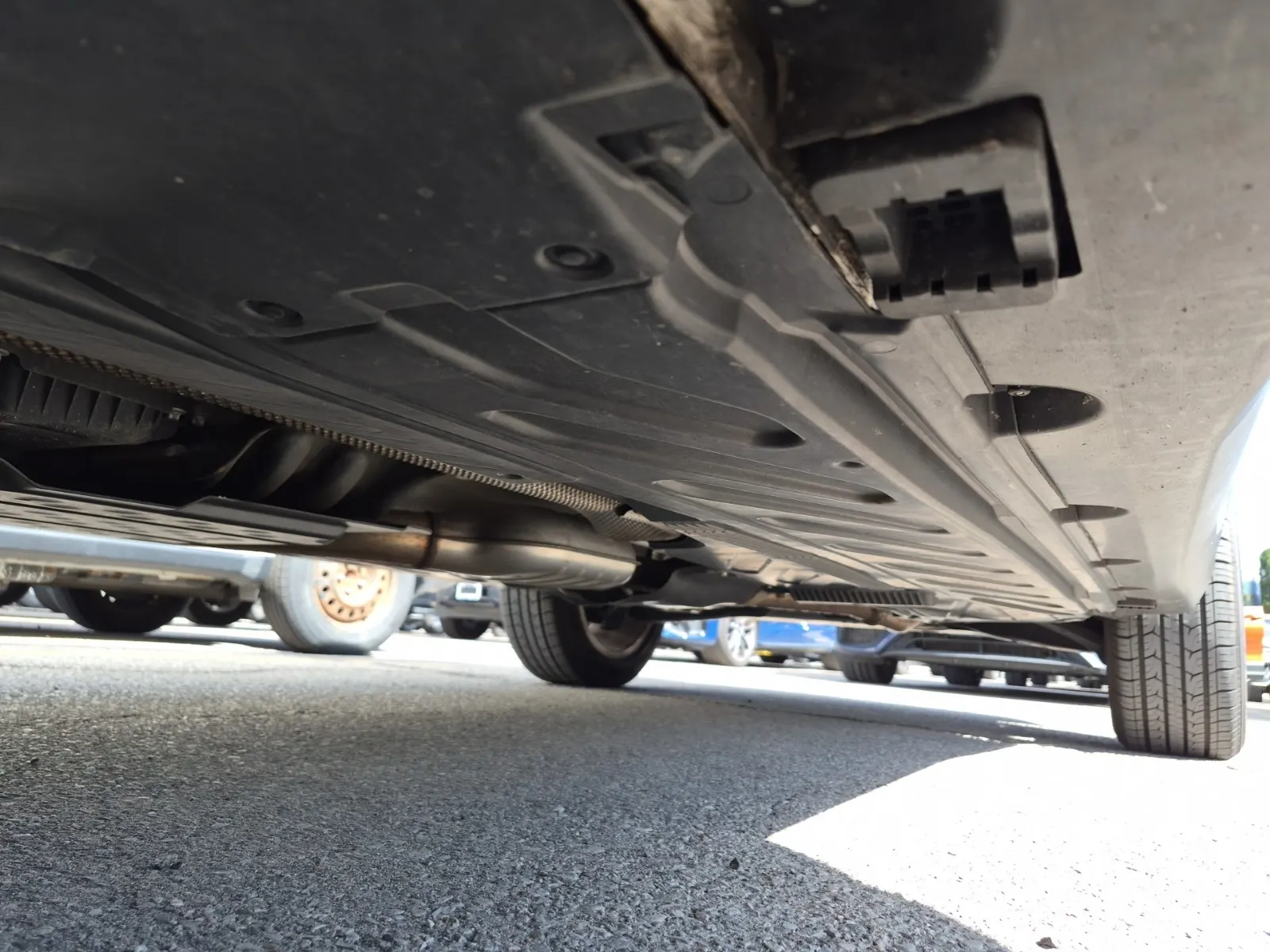 Undercarriage - Driver Photo