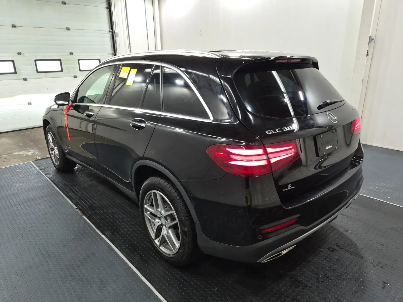 Driver Rear 3/4 Photo