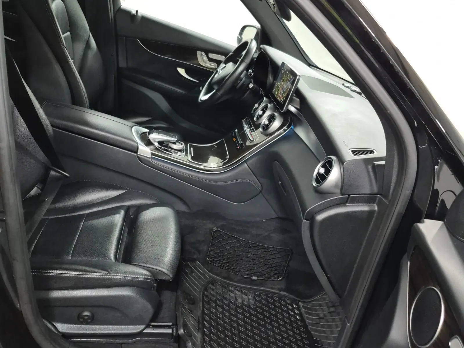Right Side Interior Photo