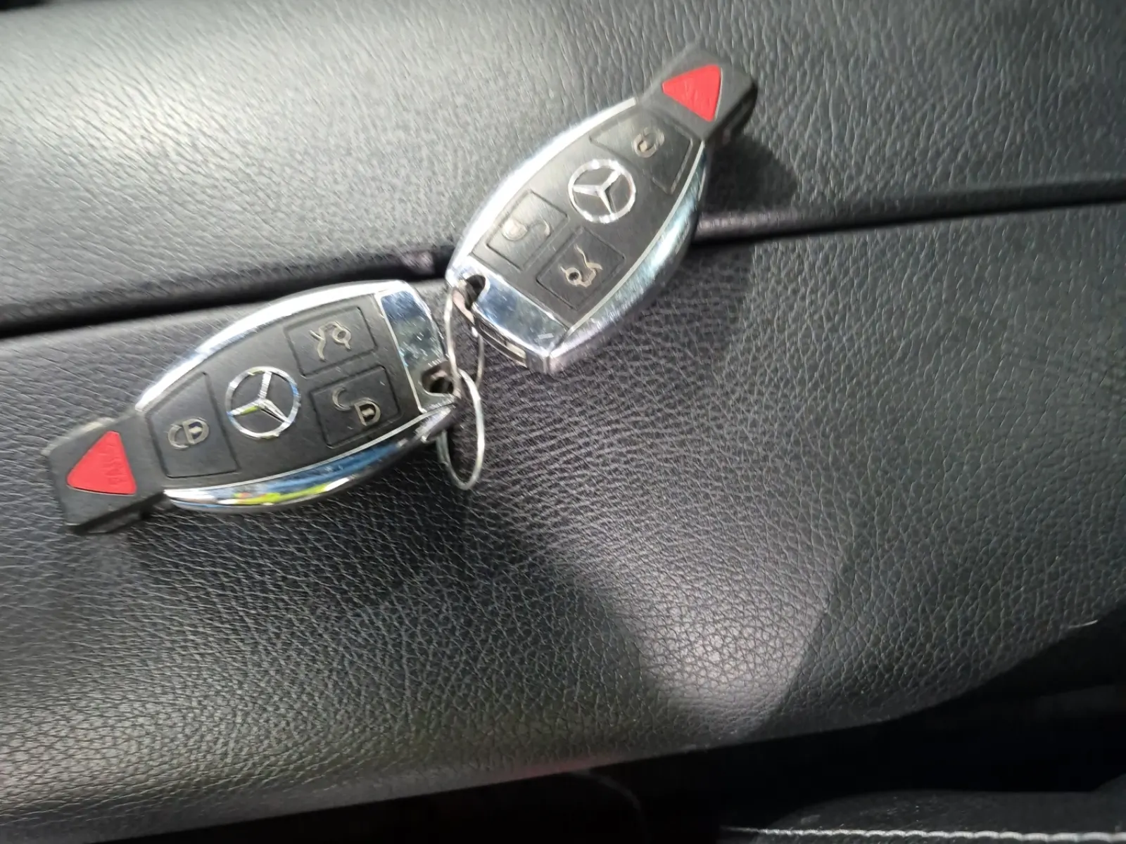 Keys/Fobs/Manual Photo