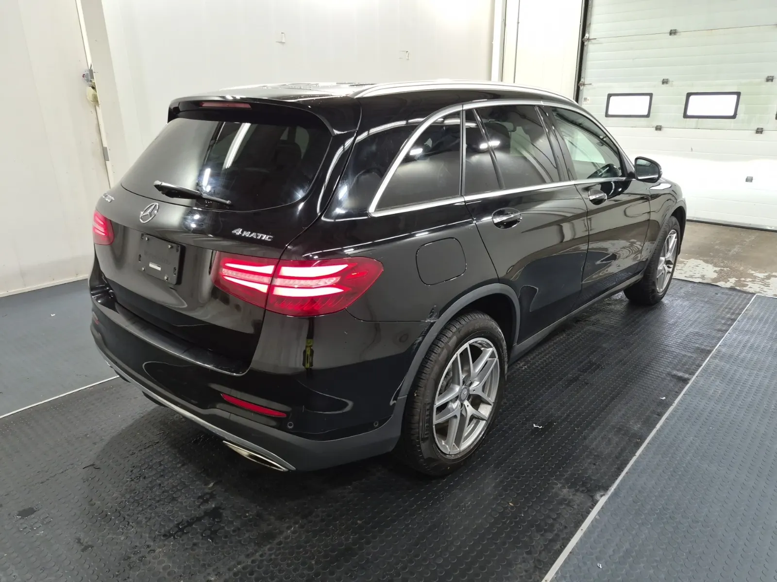 Passenger Rear 3/4 Photo