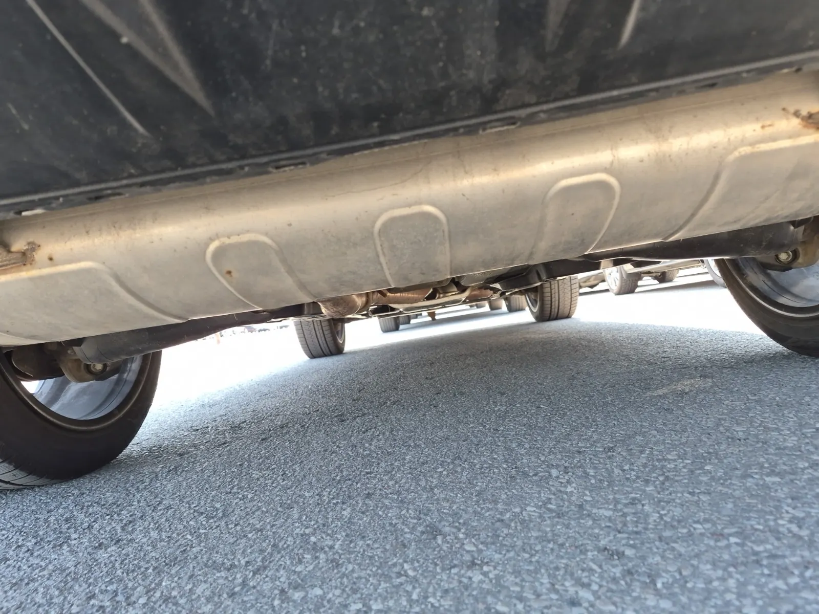 Undercarriage - Rear Photo