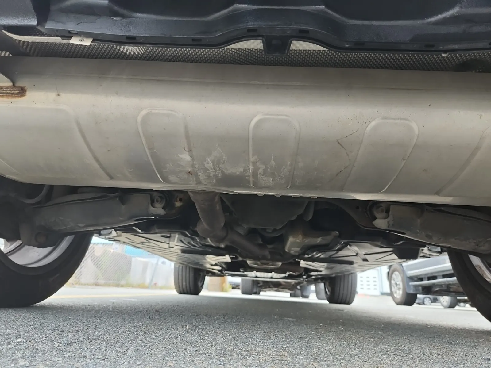 Undercarriage - Rear Photo