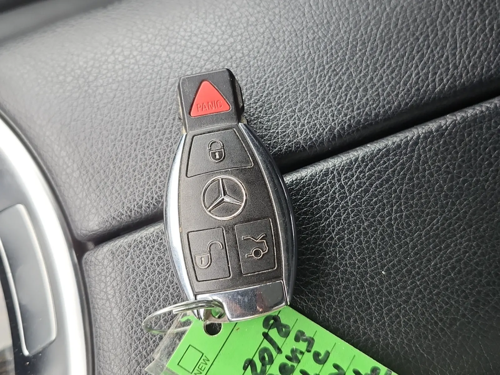 Keys/Fobs/Manual Photo
