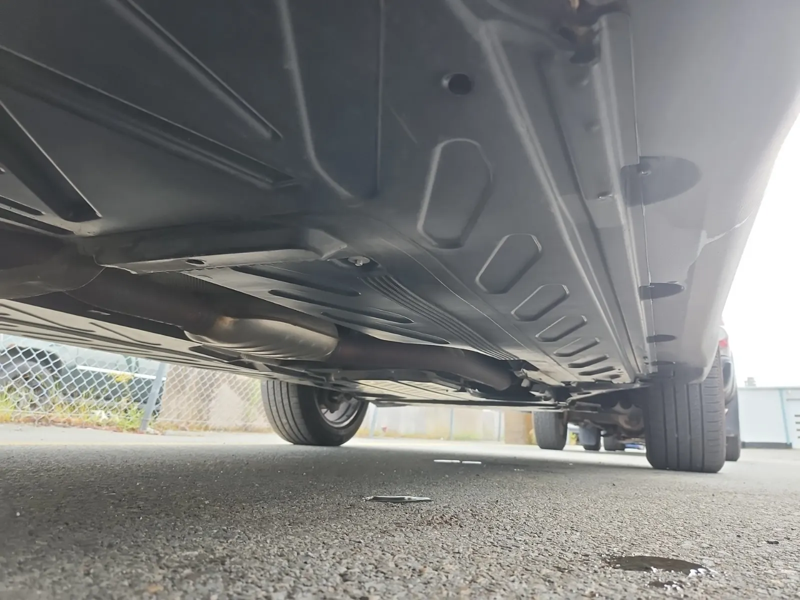 Undercarriage - Passenger Photo
