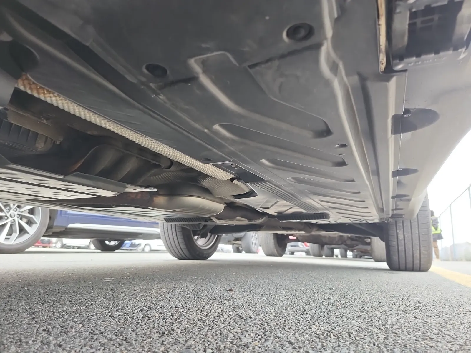 Undercarriage - Driver Photo