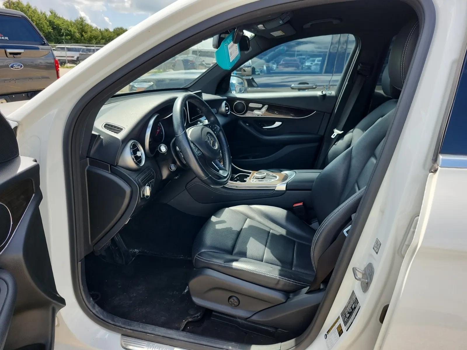 Front Interior Photo