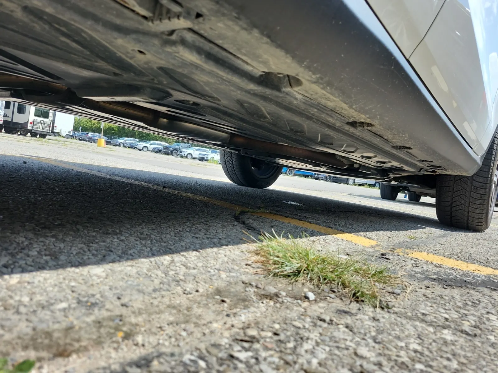 Undercarriage - Passenger Photo