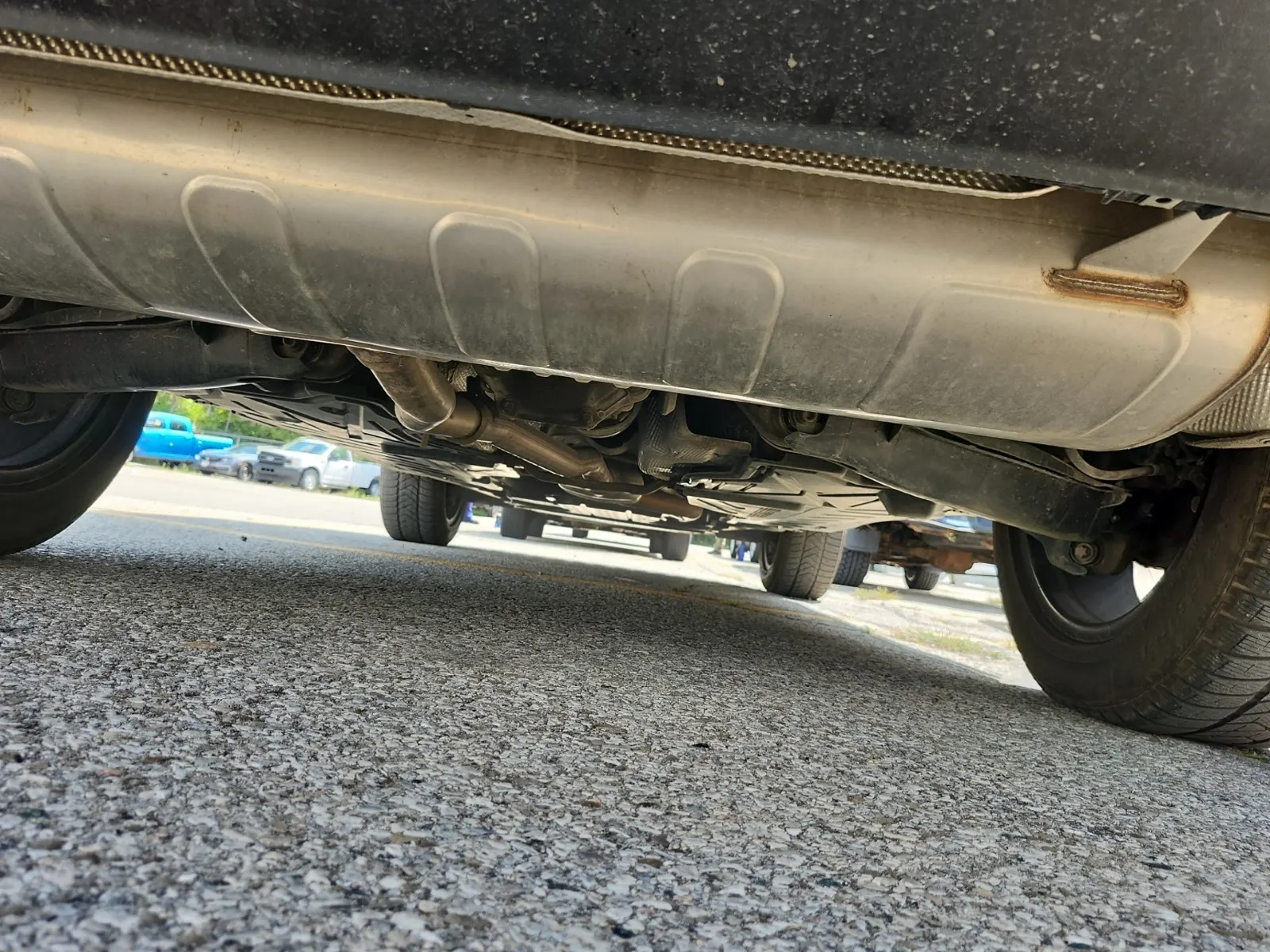 Undercarriage - Rear Photo